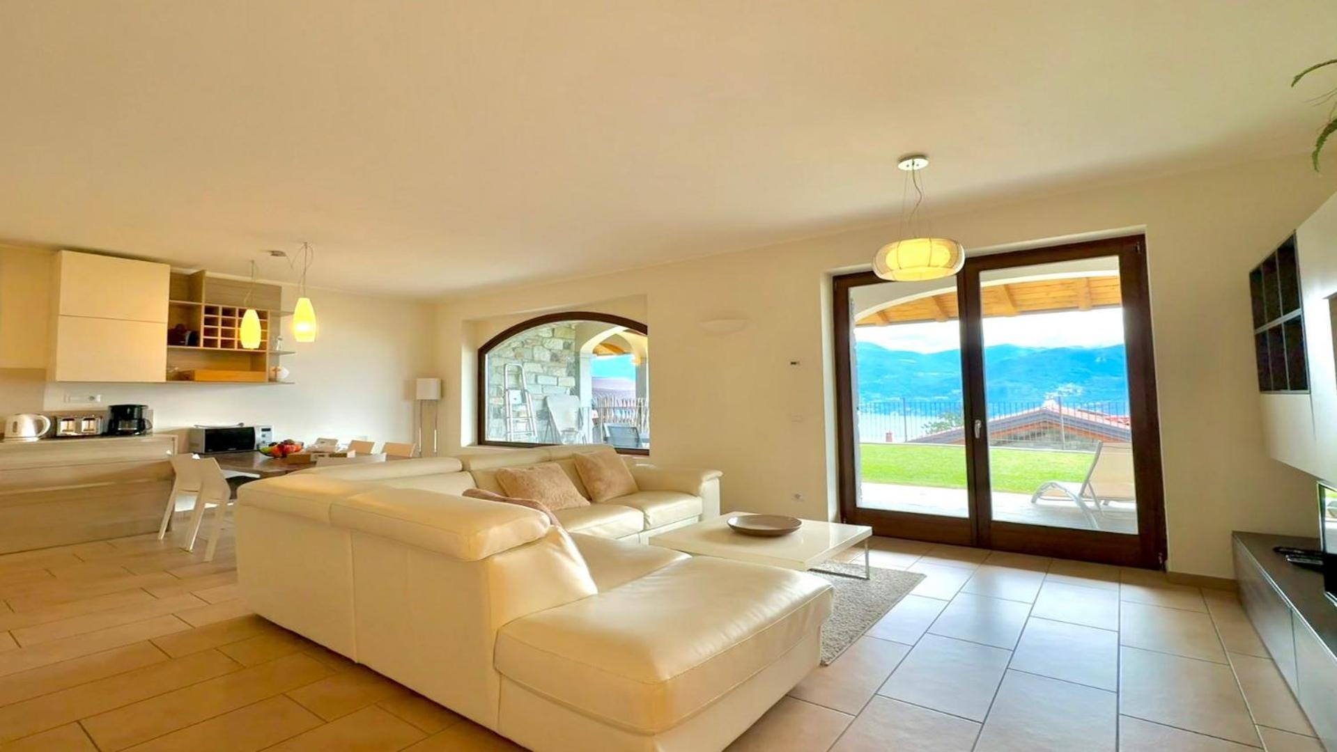 Villa Aurelia Plesio Luaran gambar
